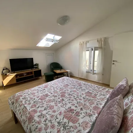 Jozephine Apartman Póla