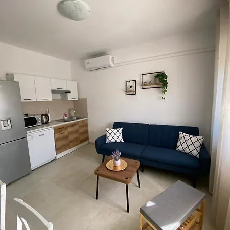 Jozephine Apartment *