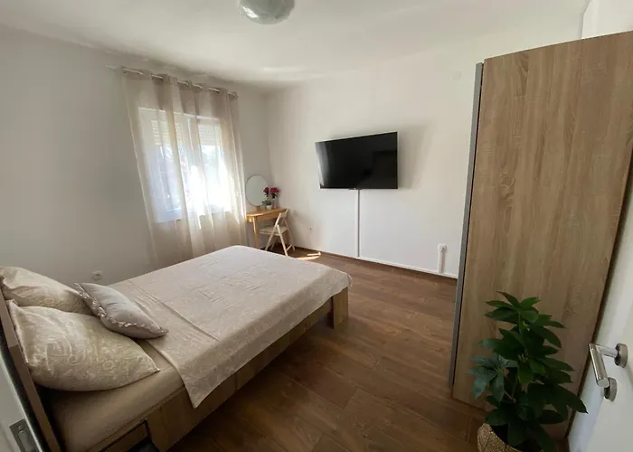 Jozephine Apartman Póla